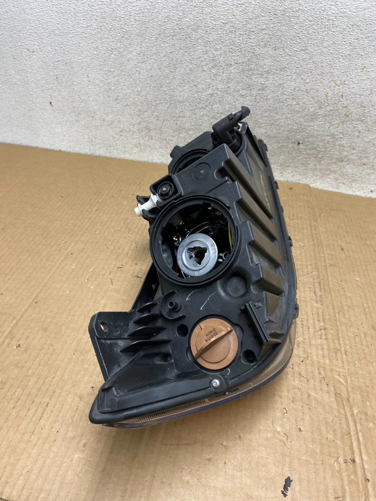 2011 to 2013 Kia Sorento Left Driver LH Side Headlight Halogen AI6715 DW7