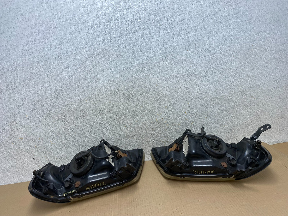 2005 to 2007 Mercury Mariner Left+Right Side Halogen Headlights AJ2371 DW9