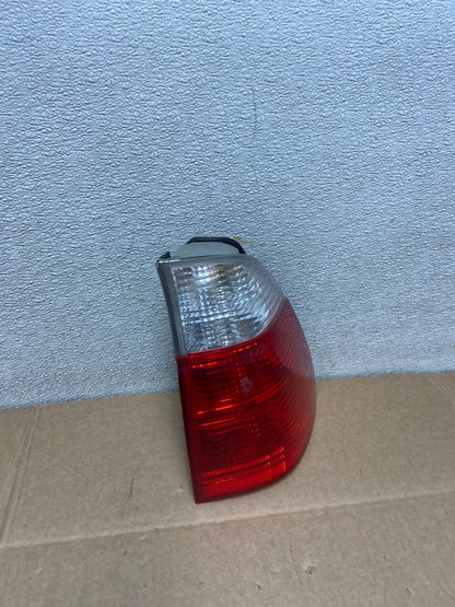 2004 2005 2006 BMW E53 X5 Right Passenger Rh Side Tail Light Oem Y8441 DW2