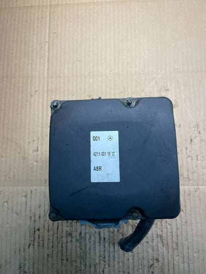 2006 to 2009 Mercedes E350 ABS Anti Lock Brake Pump A2114311912 x8795 DG4