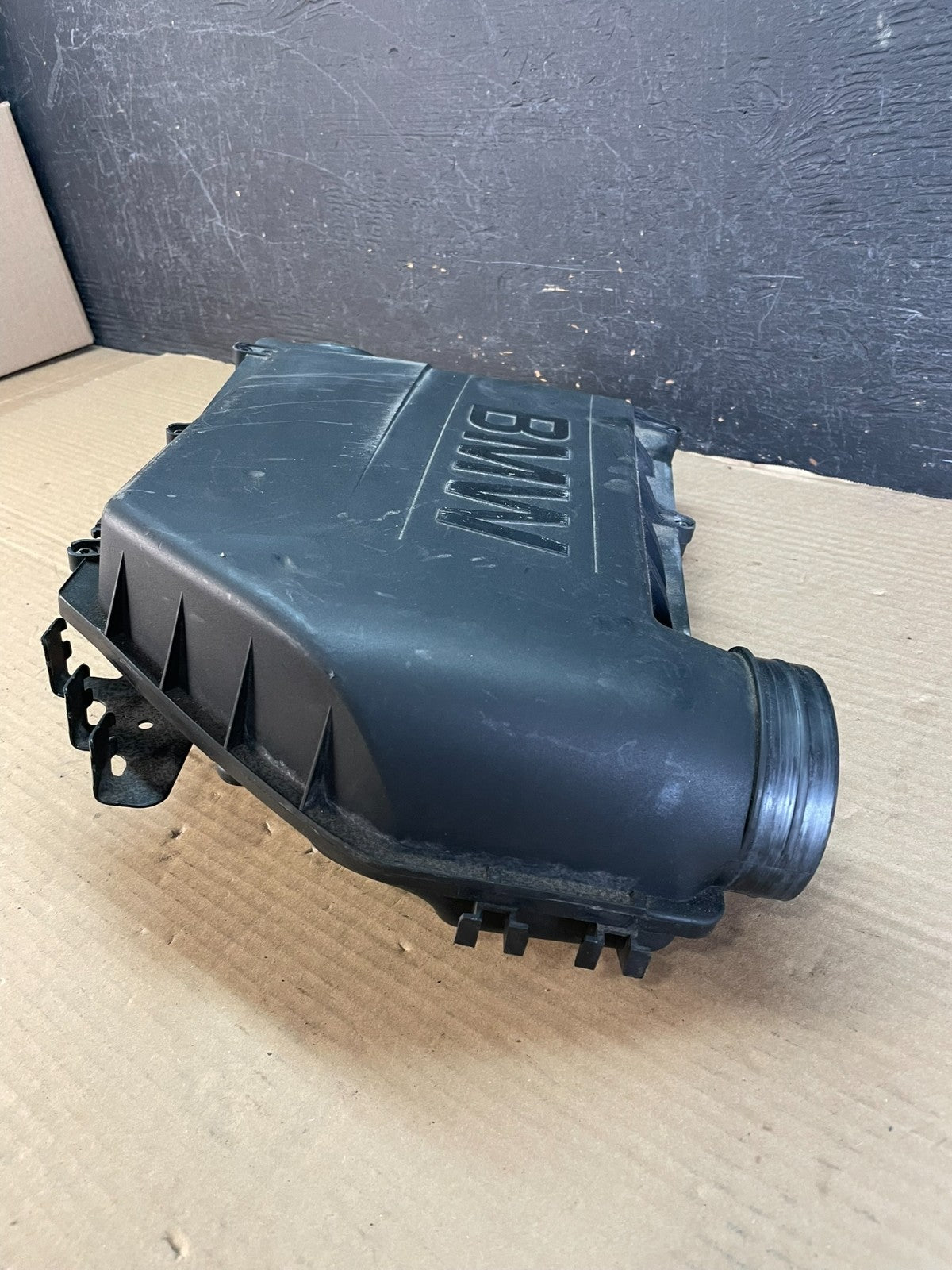 2011 to 2018 BMW X5 Air Intake Cleaner Filter Housing Box AF3427 DG2
