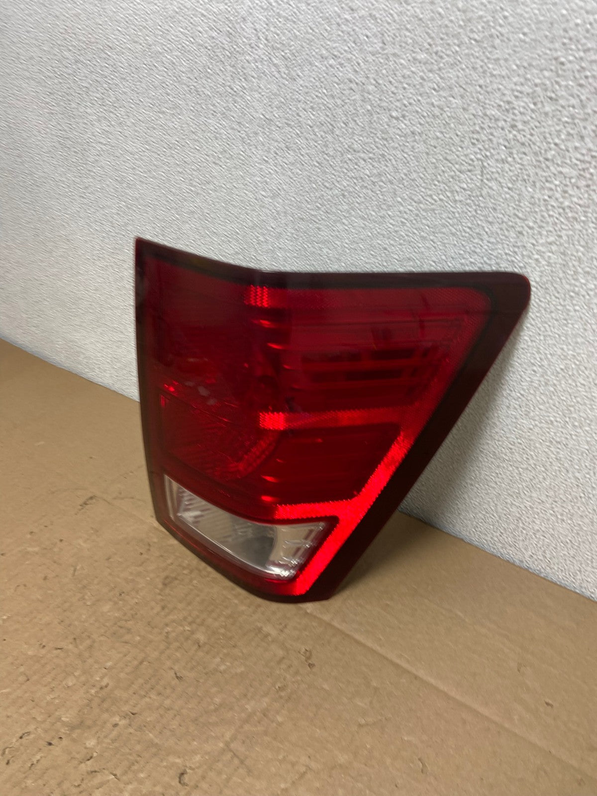 2007 2008 2009 2010 Jeep Grand Cherokee Right Passenger Tail Light Oem AC0167 LK1