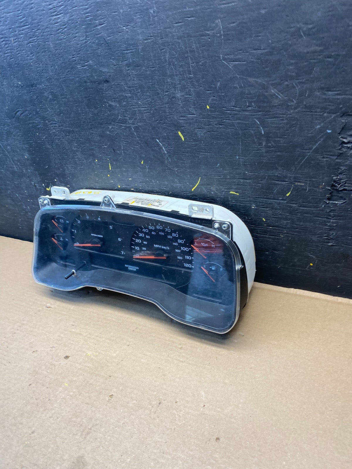 2003 Dodge Durango 4.7L Speedometer Instrument Cluster Gauge s6387 DG1