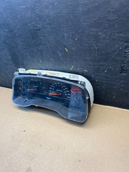 2003 Dodge Durango 4.7L Speedometer Instrument Cluster Gauge s6387 DG1