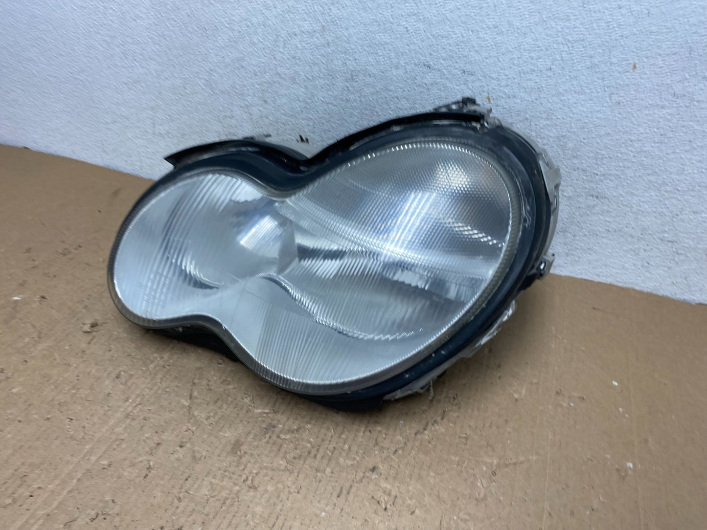2001-2004 Mercedes-Benz C Class Halogen Left Driver Headlight AD8802 DW1