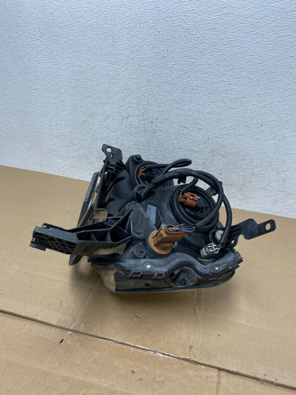 2005 to 2007 Ford Five Hundred Halogen Right Passenger Side Headlight AE4905 DW6
