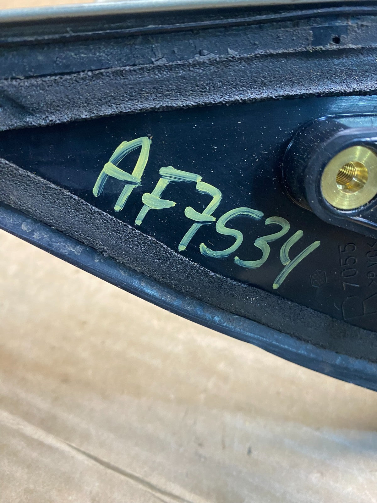 2001-2007 Toyota Highlander Right Passenger RH View Door Mirror AF7534 DG12