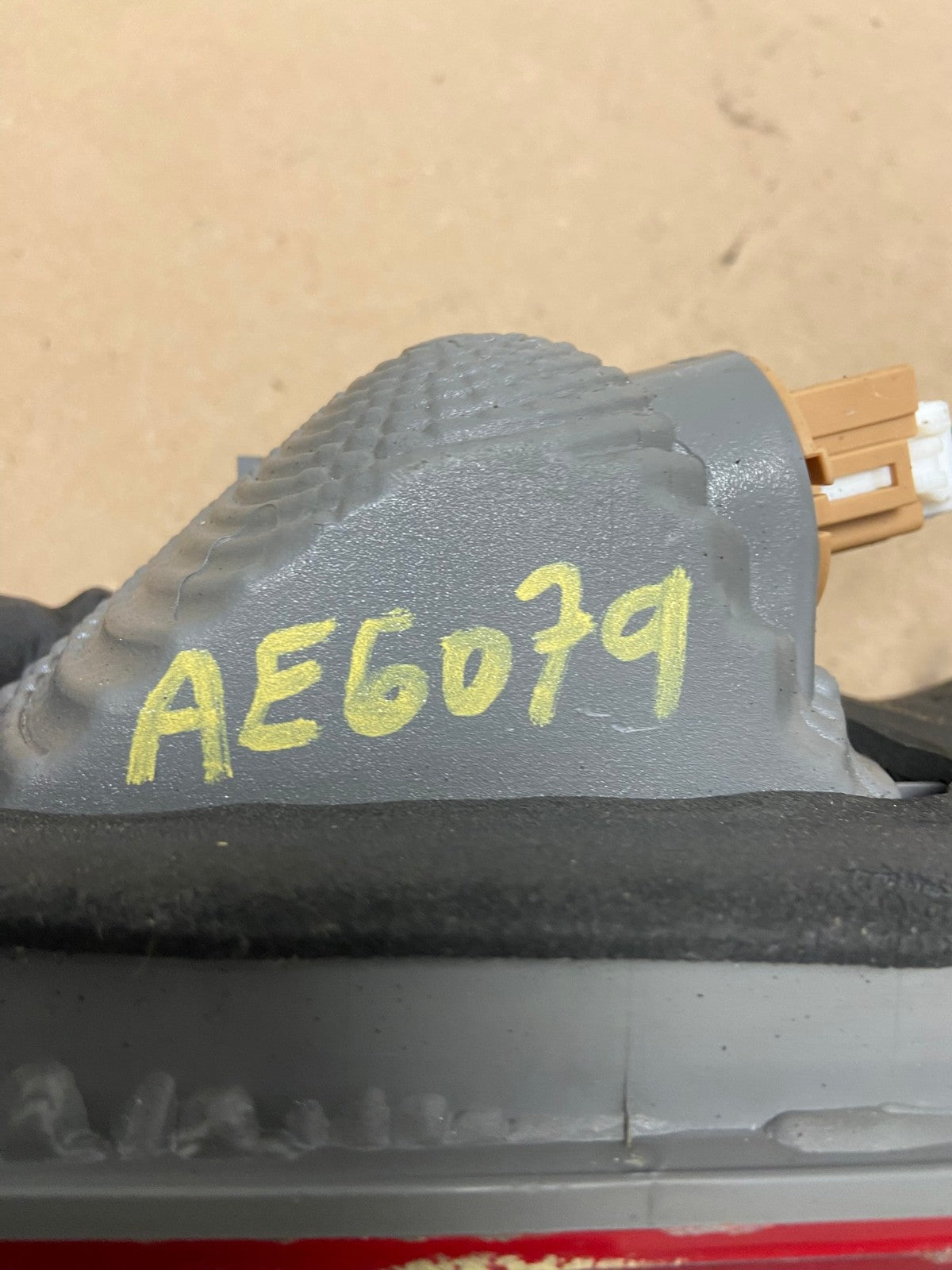 2000-2001 Toyota Camry Tail Light Right Passenger Rh Side Inner AE6079 LK5