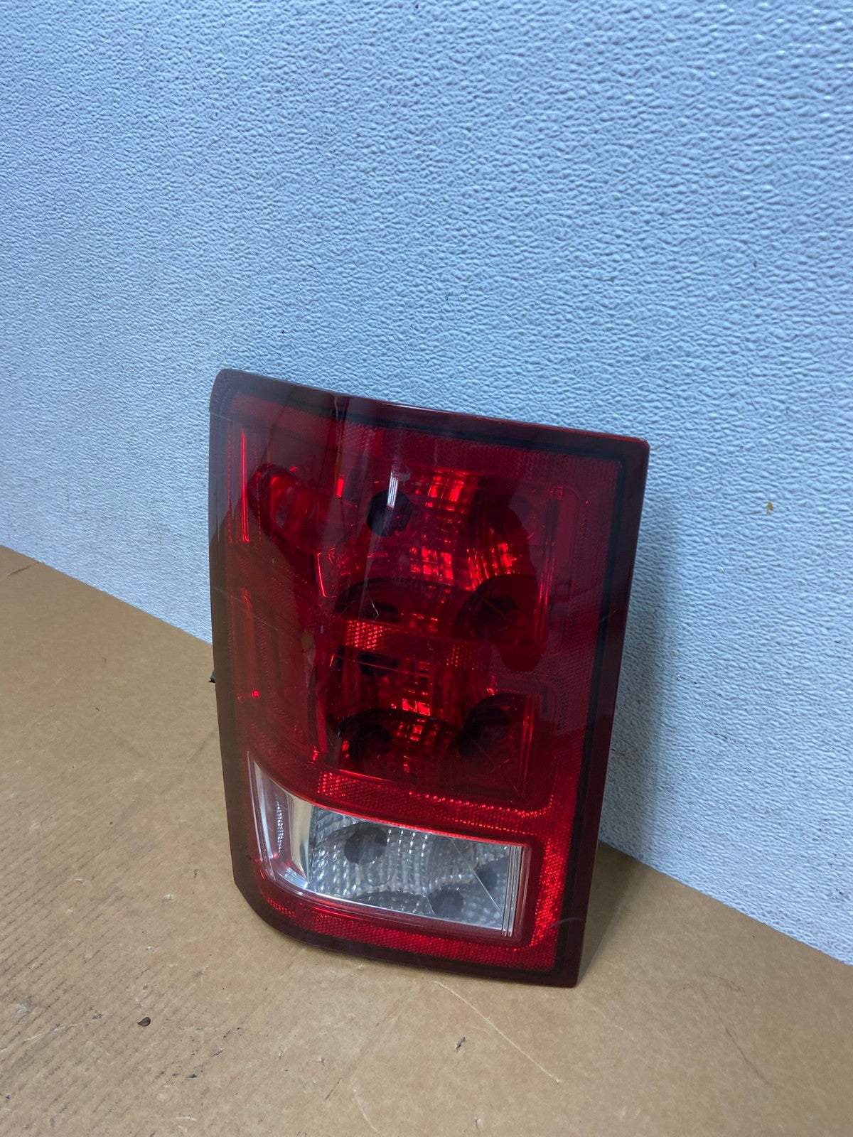 2005 to 2006 Jeep Grand Cherokee Left Driver Side Lh Tail Light AD9151 LK1