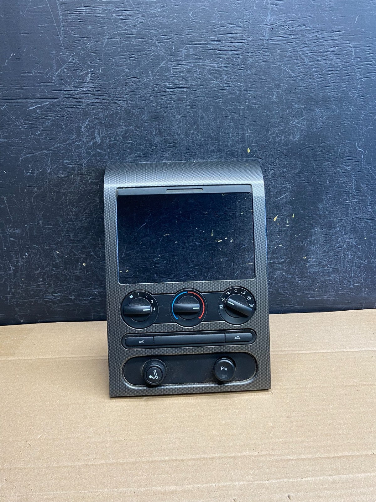 2004 to 2008 Ford F150 Radio Climate Dash Bezel Surround Black ag50244 DG0