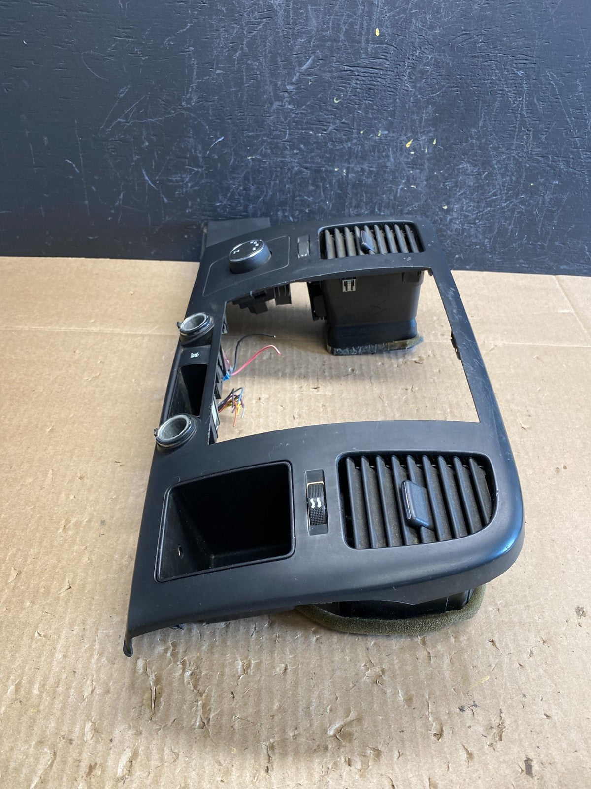 2007 to 2014 Silverado Sierra Center Console Radio Bezel Air Vents AC6439 DG1