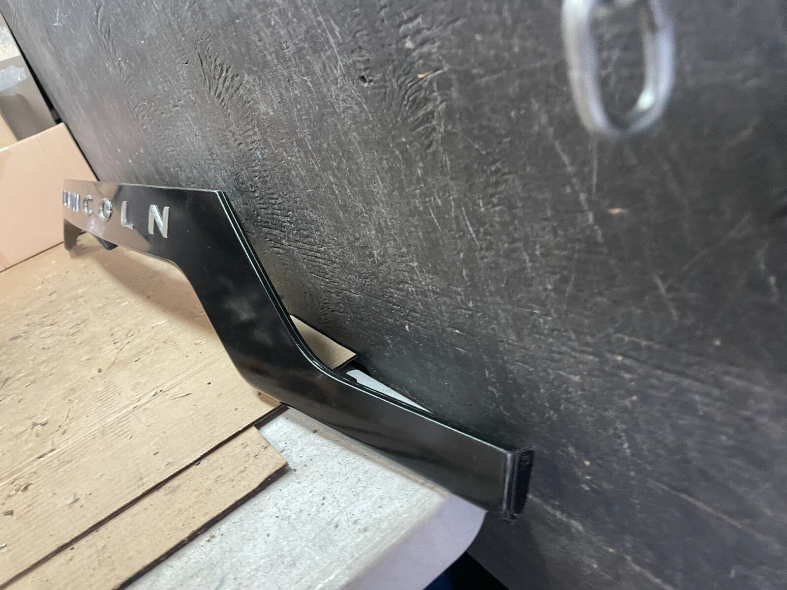 2015 - 2018 Lincoln Navigator Rear Hatch Trim Molding License Camera M61251