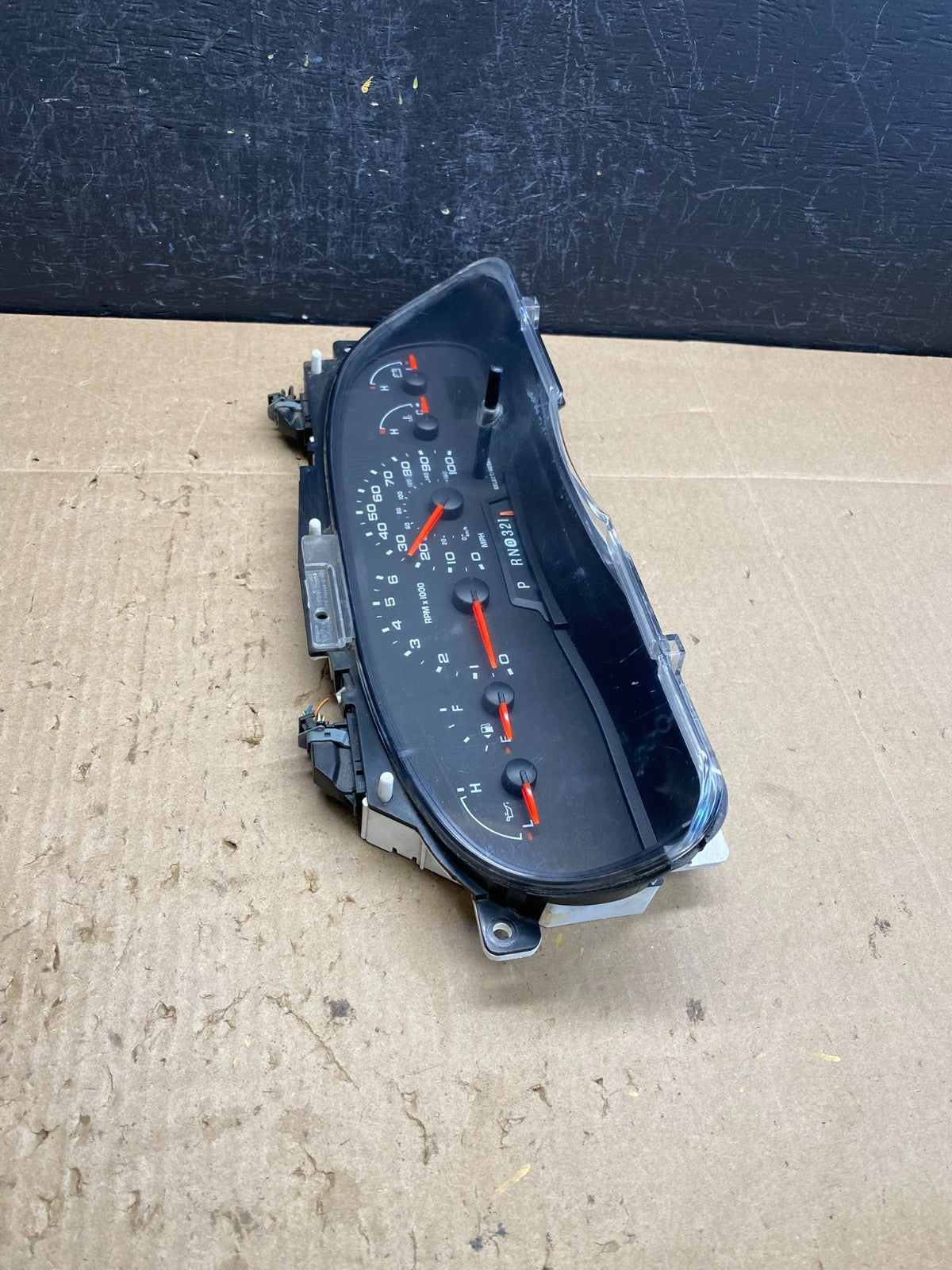 2006 Ford E350 Gauge Speedometer Cluster ac6760 DG1
