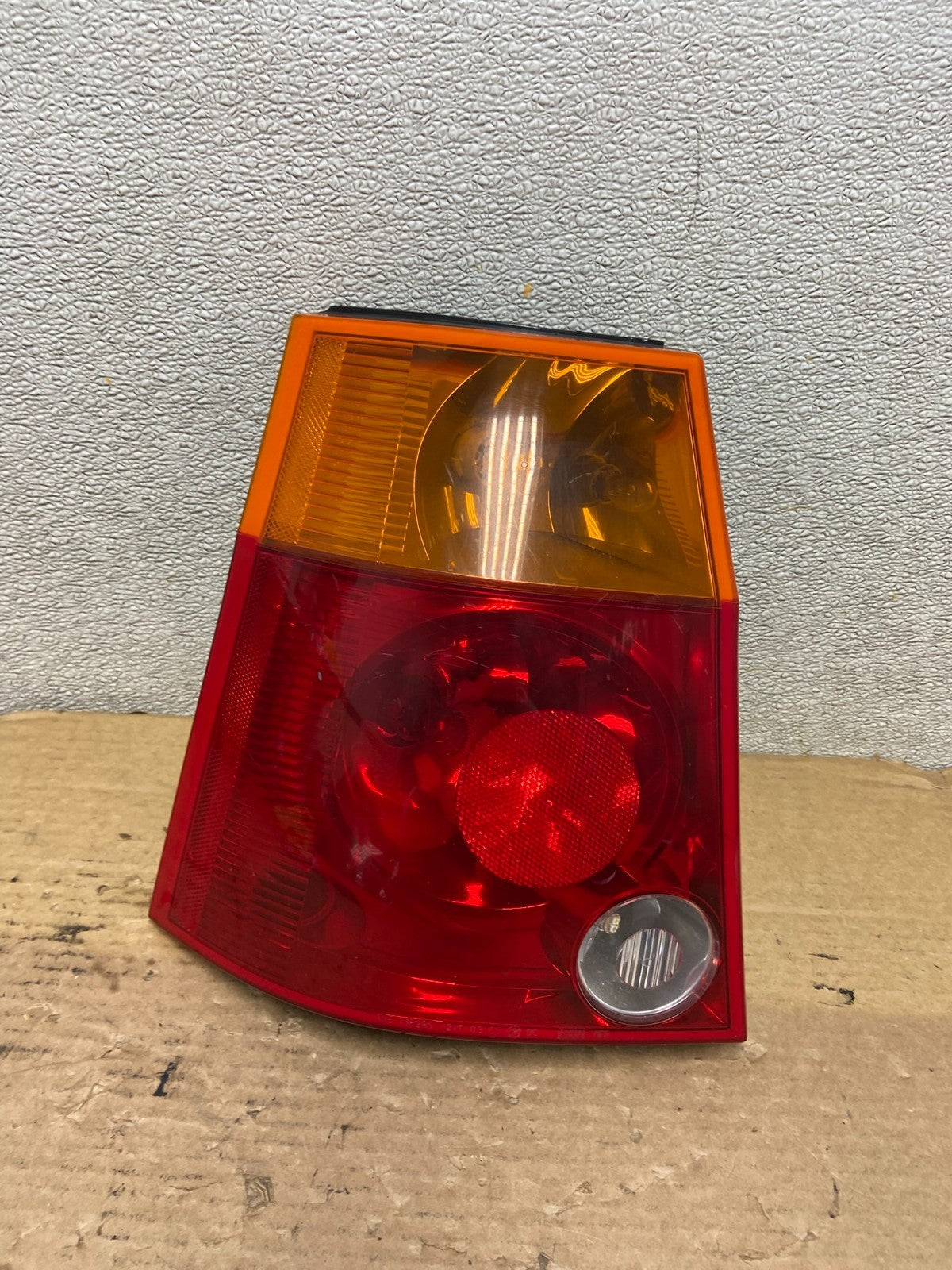 2004 2005 2006 Chrysler Pacifica Left Driver LH Tail Light Oem AB5302 LK0