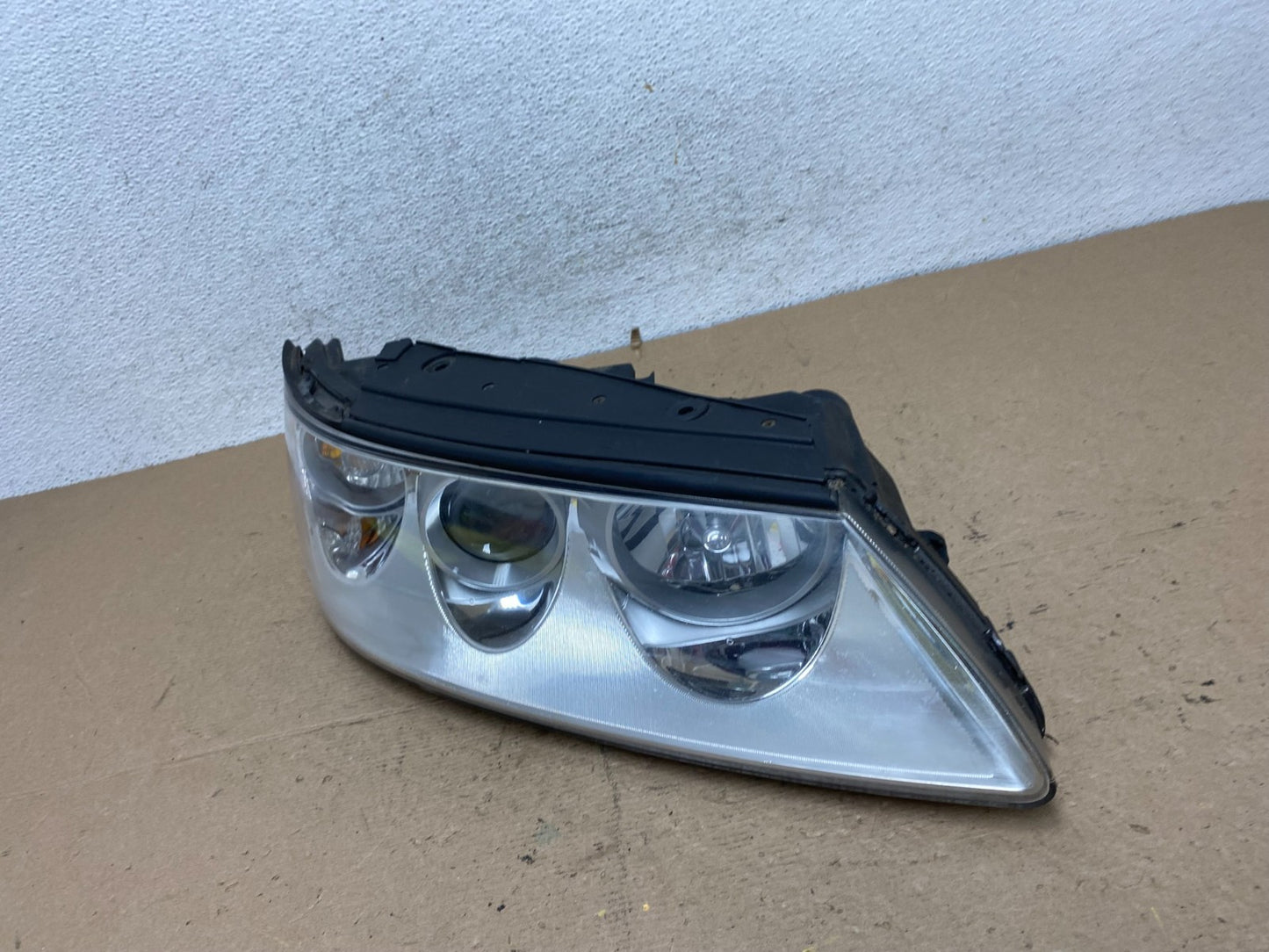 2006 to 2010 Hyundai Azera Right Passenger Side Halogen Headlight AF5697 DW1