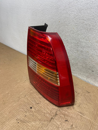 2005 to 2007 Kia Sportage Right Passenger Side RH Side Tail Light AI8302 LK1