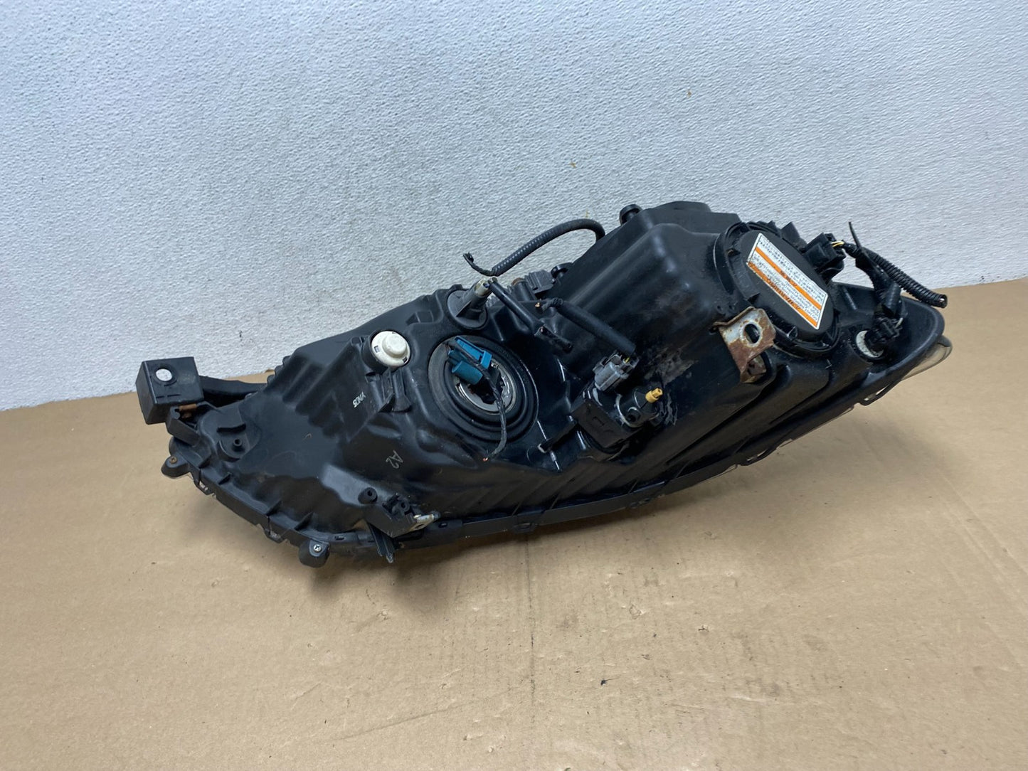 2009 to 2012 Acura RL Left Driver LH Side Xenon HID Headlight AG4611 DW5