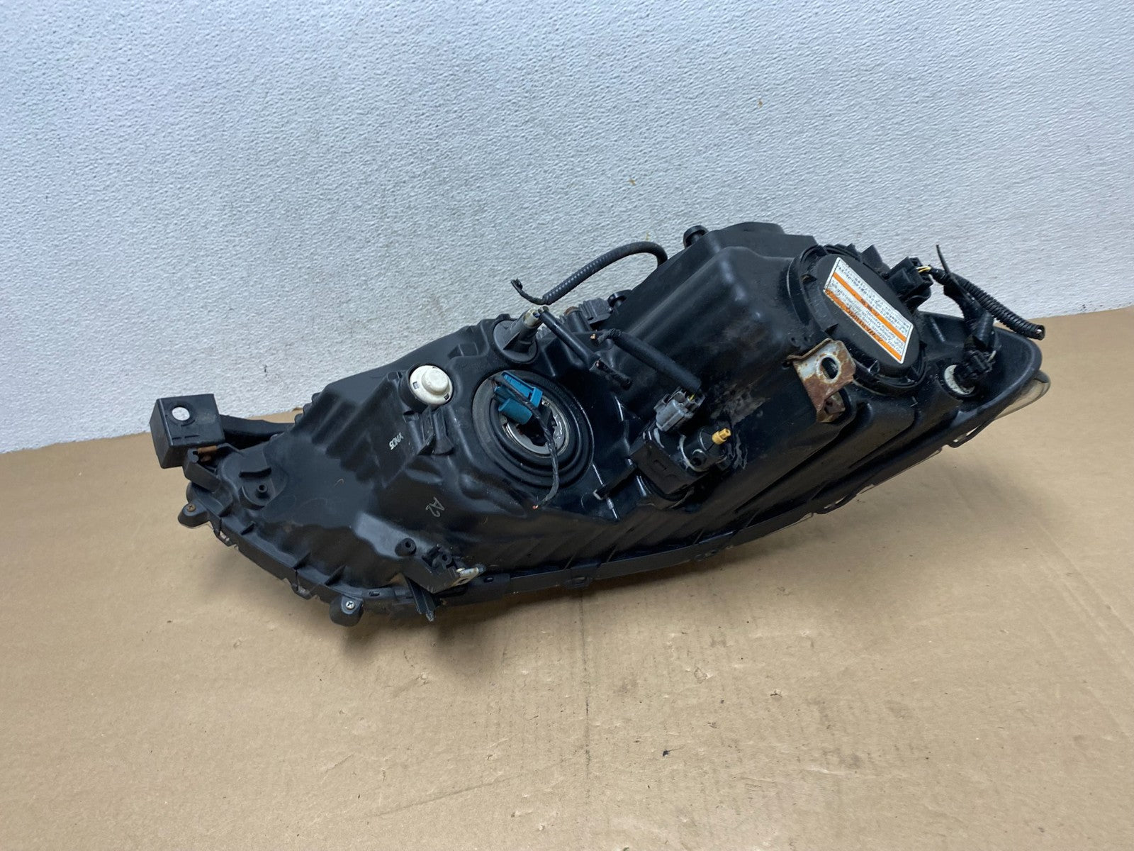 2009 to 2012 Acura RL Left Driver LH Side Xenon HID Headlight AG4611 DW5