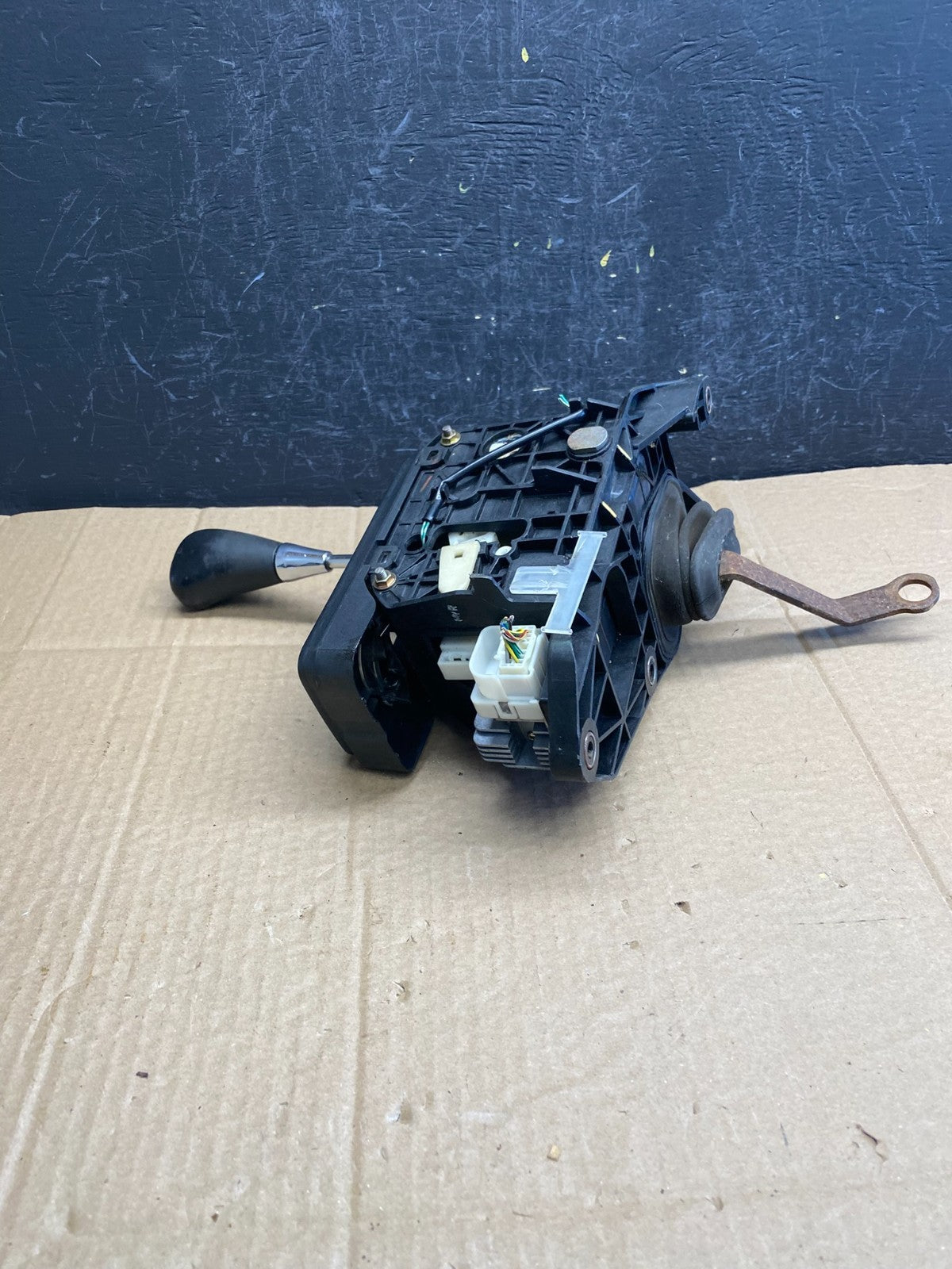1998 to 2002 Lexus GS300 Center Console Shifter w/ Knob AC9360 DG5