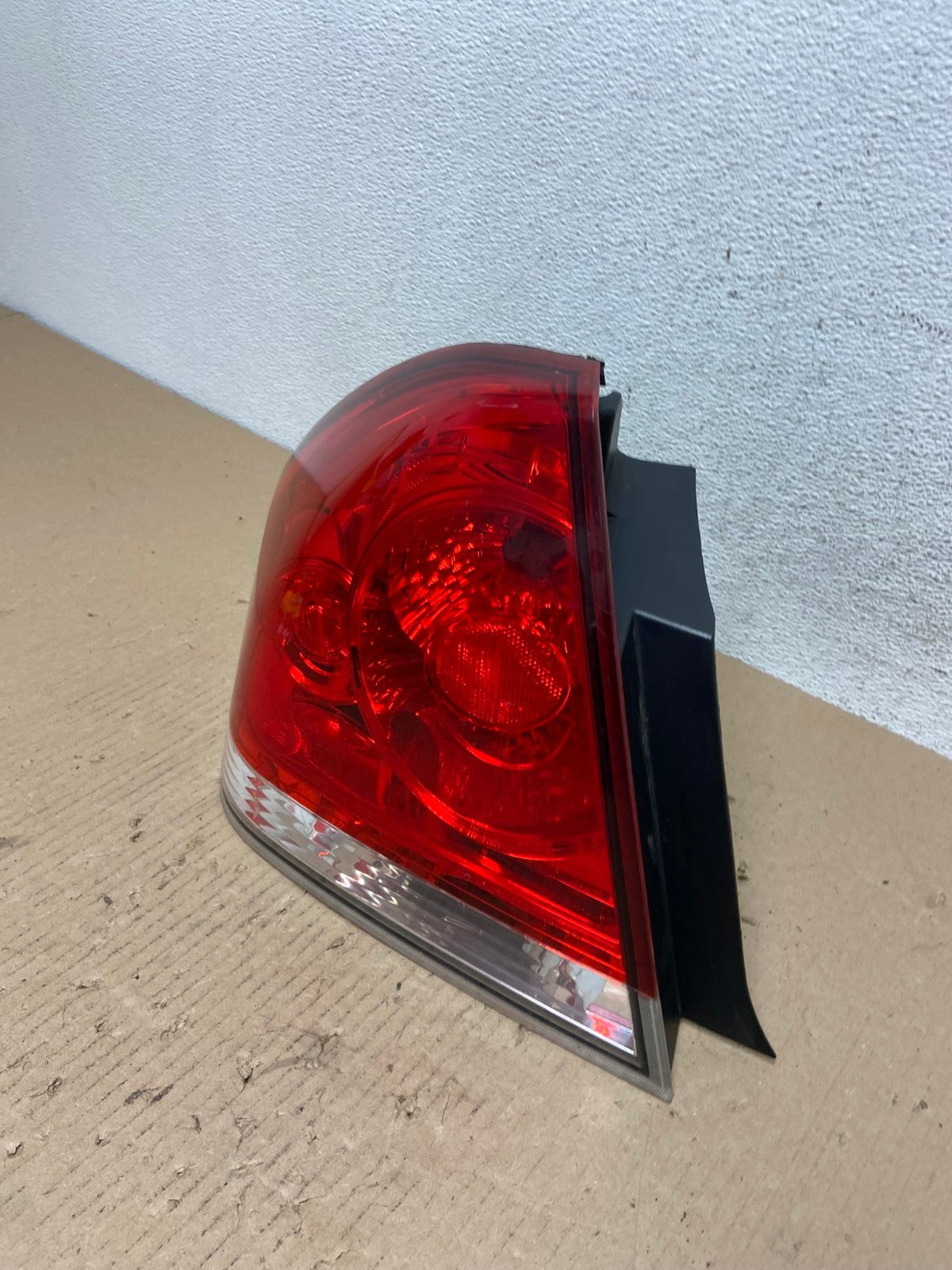 2006 to 2012 Chevrolet Impala Left Driver Lh Side Tail Light AE7336 LK1