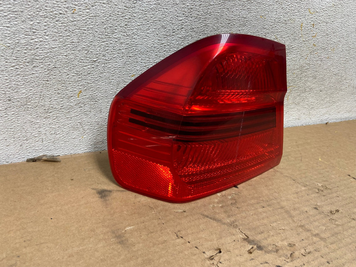 2006 2007 2008 BMW 328i 3 Series Left Driver Lh Side Tail Light AH4334 LK1