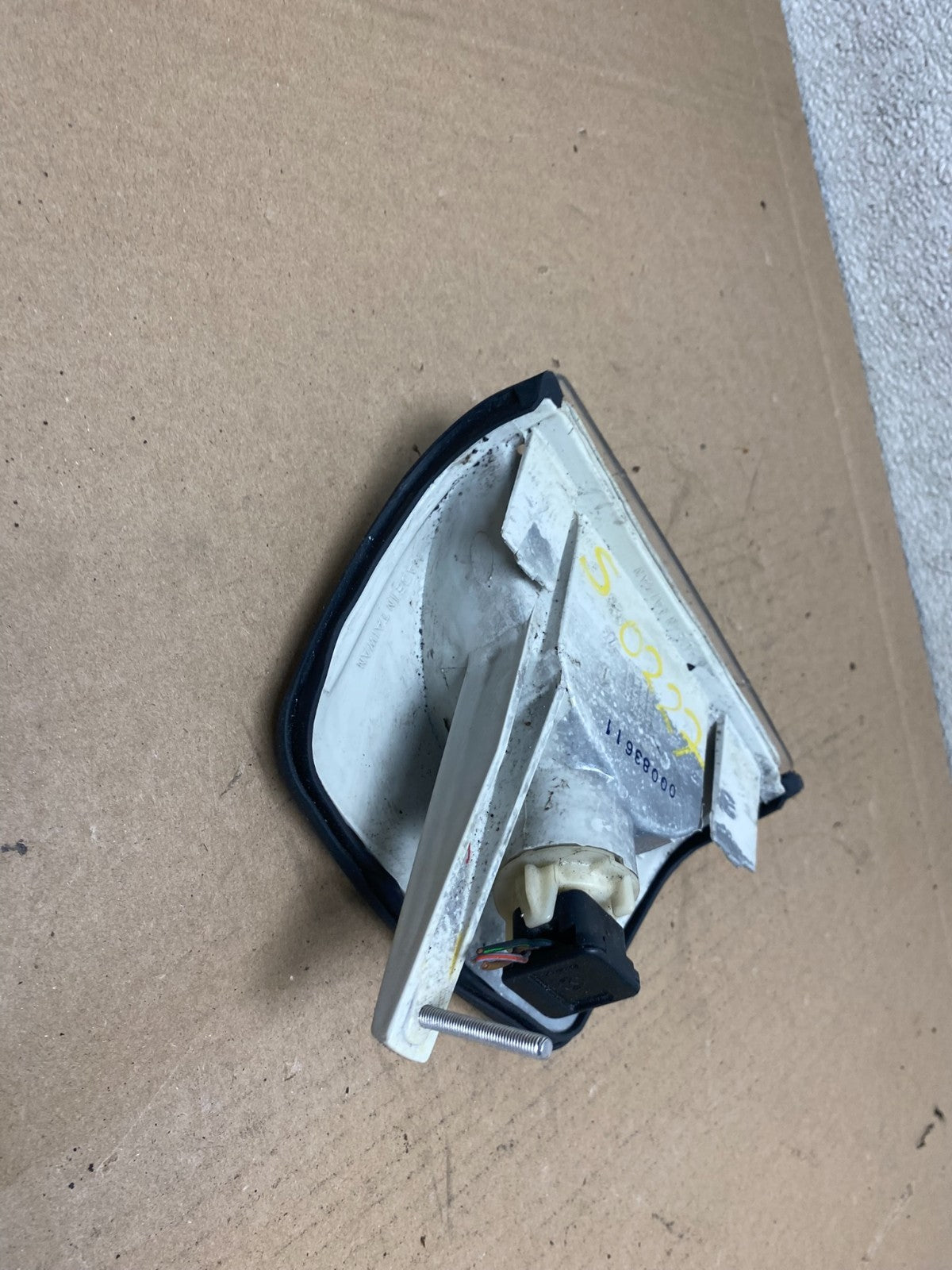 1982 to 1993 Mercedes-Benz W201 190E 190D Front Right Clear Corner S0227 PS4
