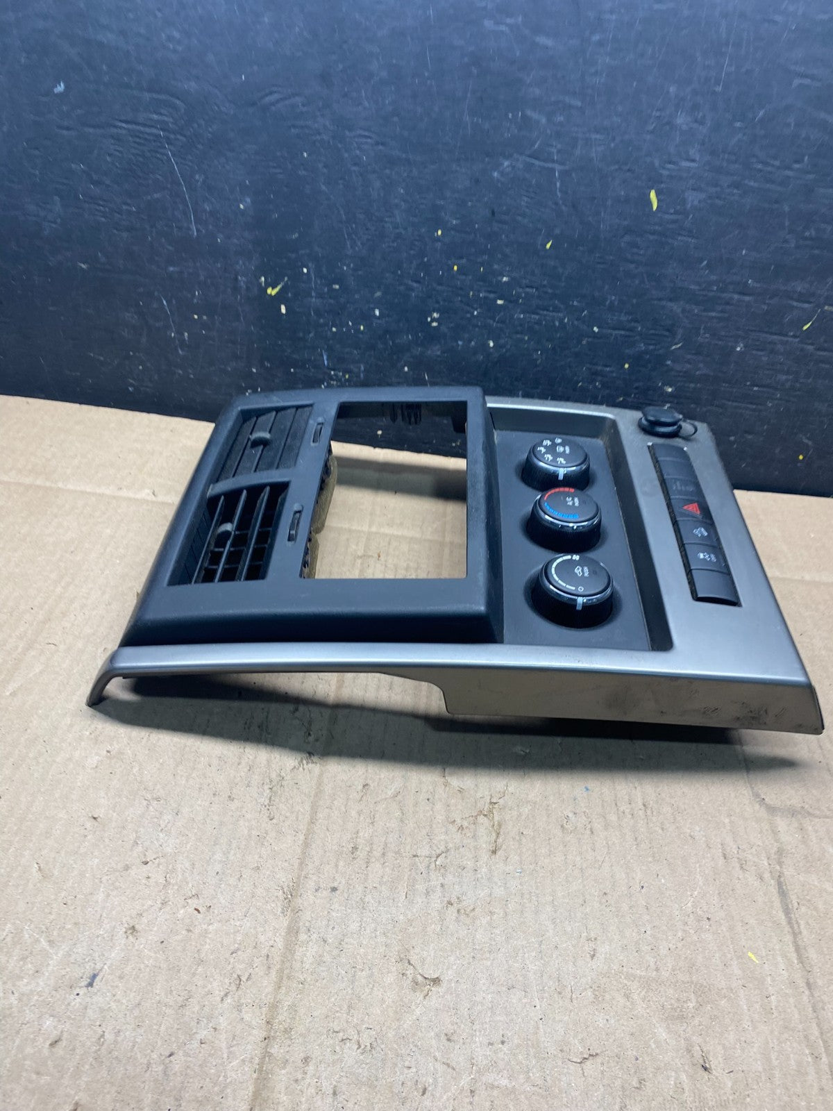 2008 to 2012 Jeep Liberty Dash Climate Temperature Control Radio Bezel P9293 DG4