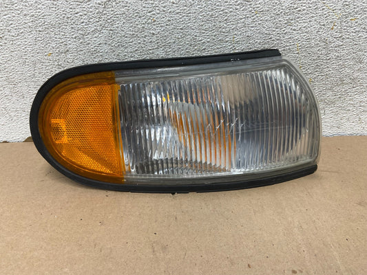 1993 to 1995 Nissan Quest Right Passenger RH Side Turn Signal AH0909 DW0