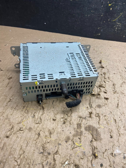 2013 to 2014 Ford Explorer Audio Equipment Radio Receiver AM FM CD T8895 DG3