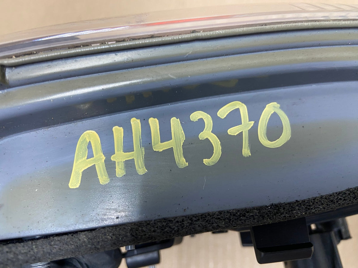 2007 to 2012 GMC Acadia Left Driver Lh Side Tail Light Inner AH4370 LK6