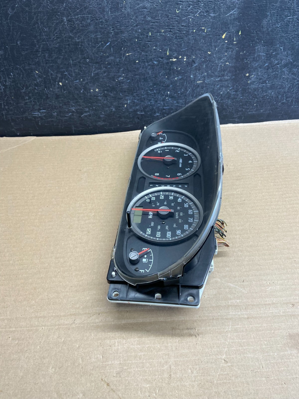 2004 Isuzu Rodeo Speedometer Gauge Cluster AH1271 PS2