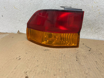 2002 2003 2004 Honda Odyssey Left Driver LH Side Tail Light AH2901 LK0