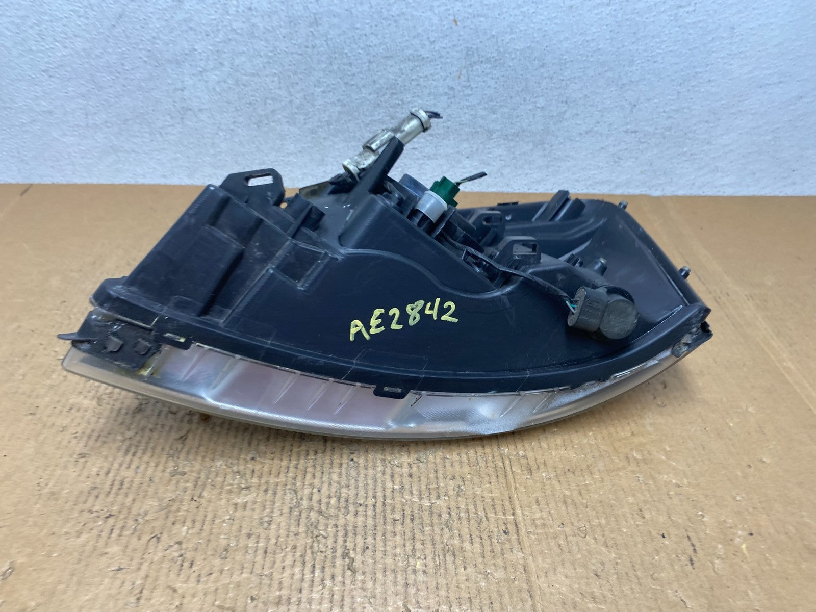 2004 - 2007 Ford Freestar Right Passenger RH Side Headlight Halogen AE2842 DW5
