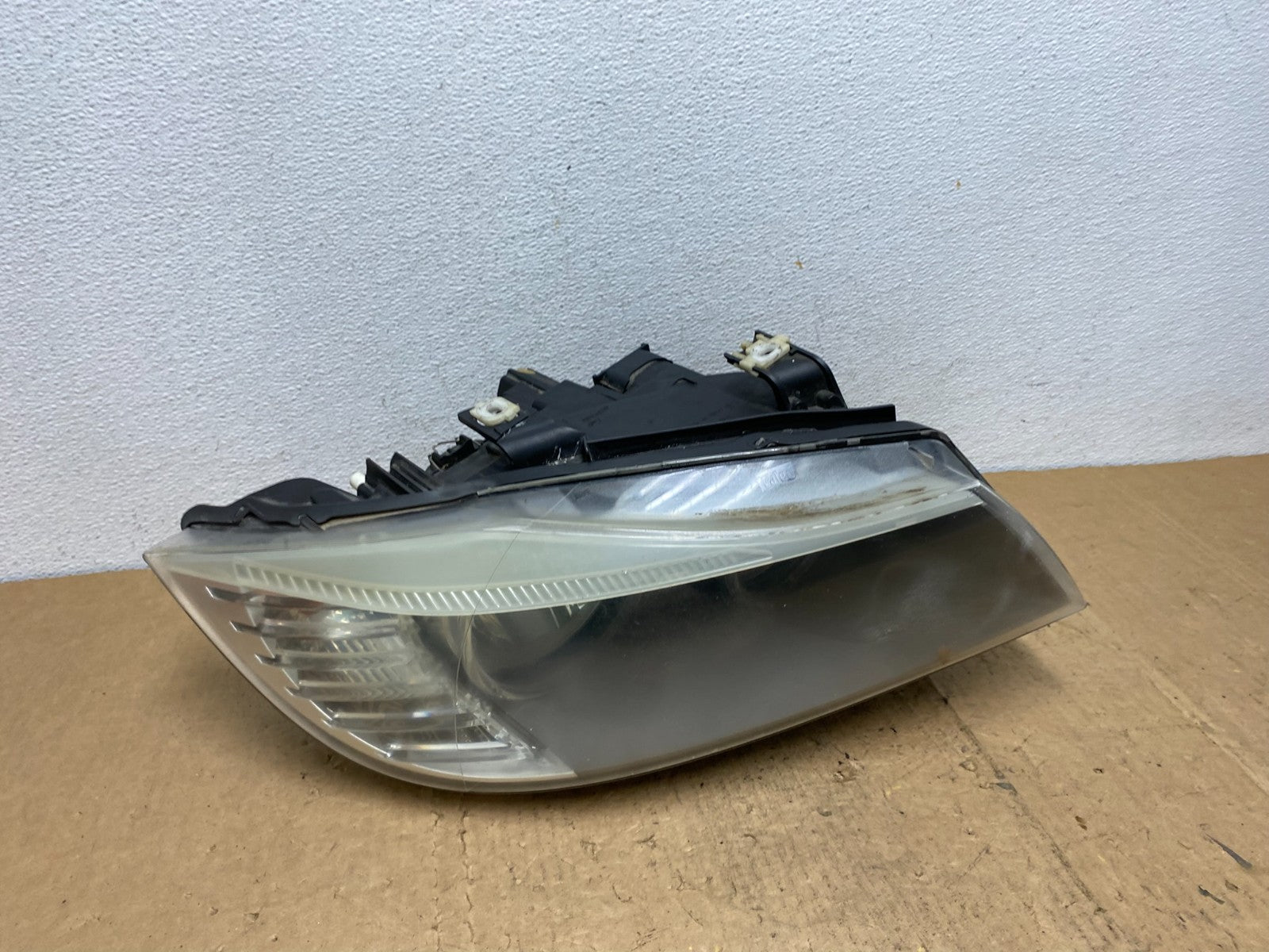 2009-2011 BMW 3 Series 328i 4/D Sedan Headlight Halogen Right Passenger AD05270