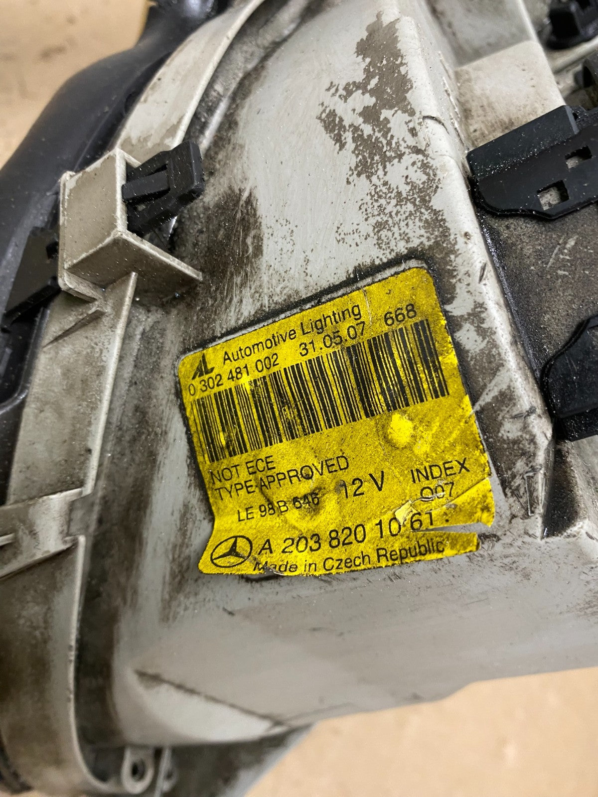 2001 - 2004 Mercedes-Benz C Class Halogen Right Passenger Headlight AG4453 DW8