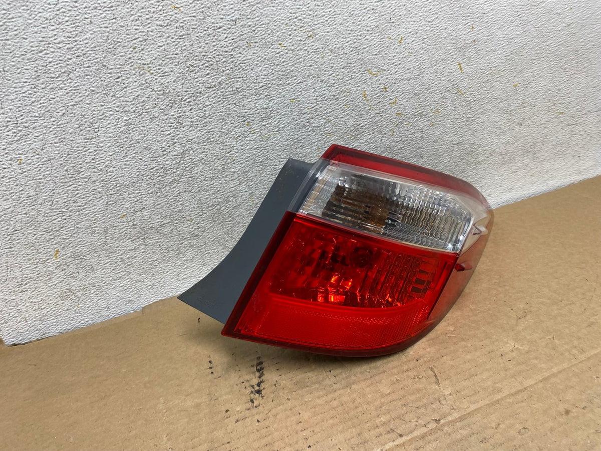 2014 to 2016 Toyota Corolla Right Passenger RH Side Tail Light AH8009 LK1
