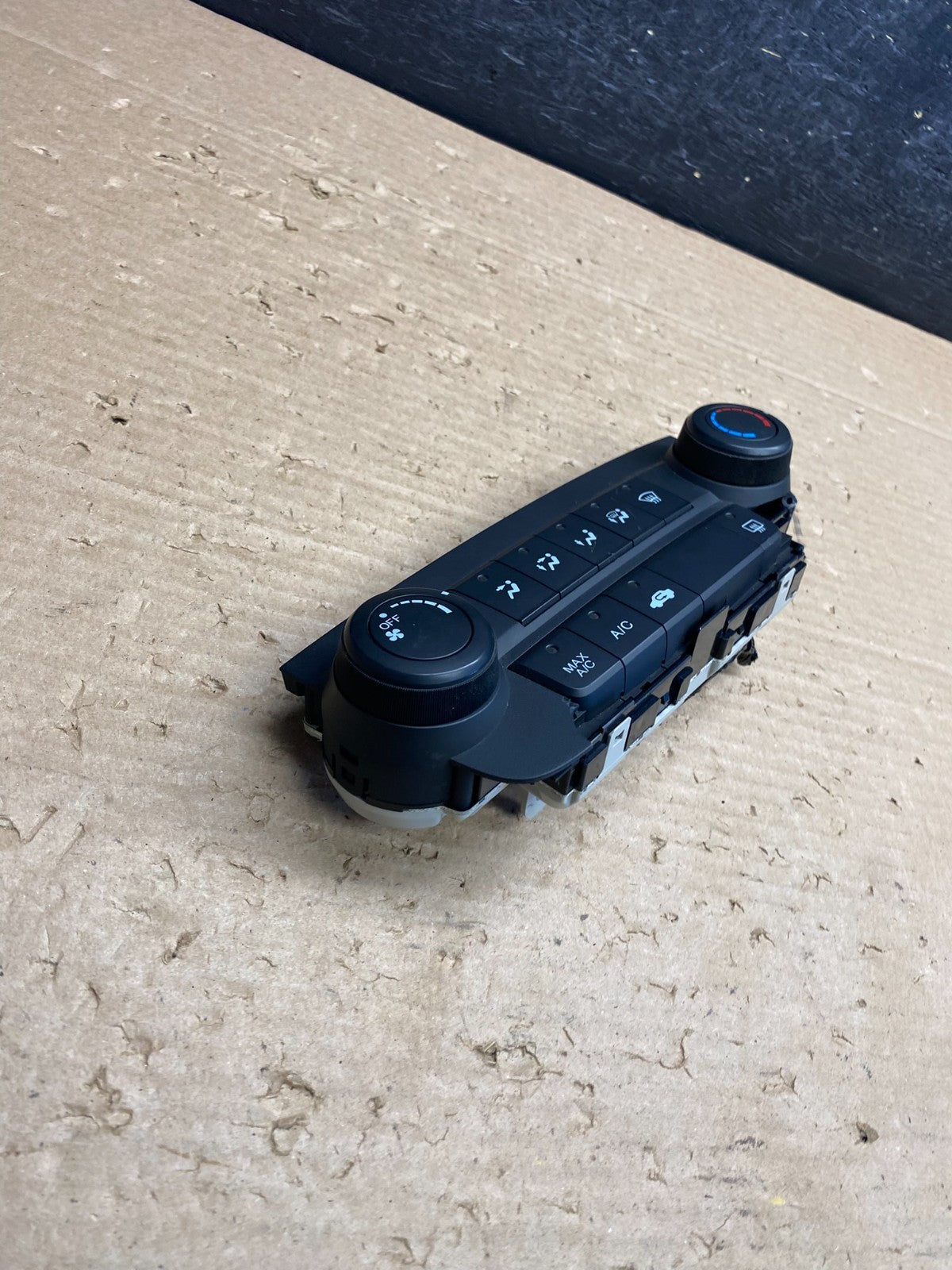 2007 to 2011 Honda CRV Manual A/C Climate Control Module D07J7 ag8404 DG2