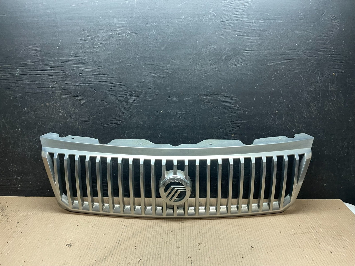2002 to 2005 Mercury Mountaineer Front Upper Grill Grille Oem j3443 DG0