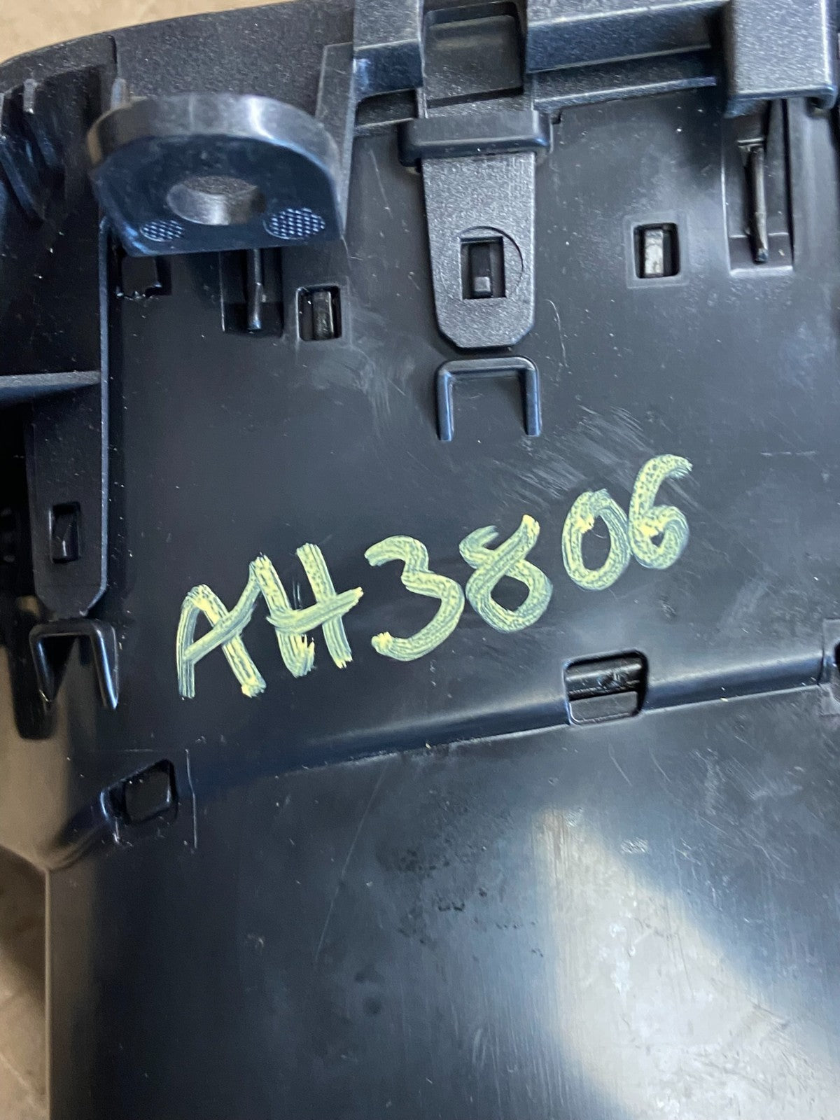 2013 to 2015 Nissan Sentra Air Vents Top Dash Center W/Hazzard Switch AH3806 DG8