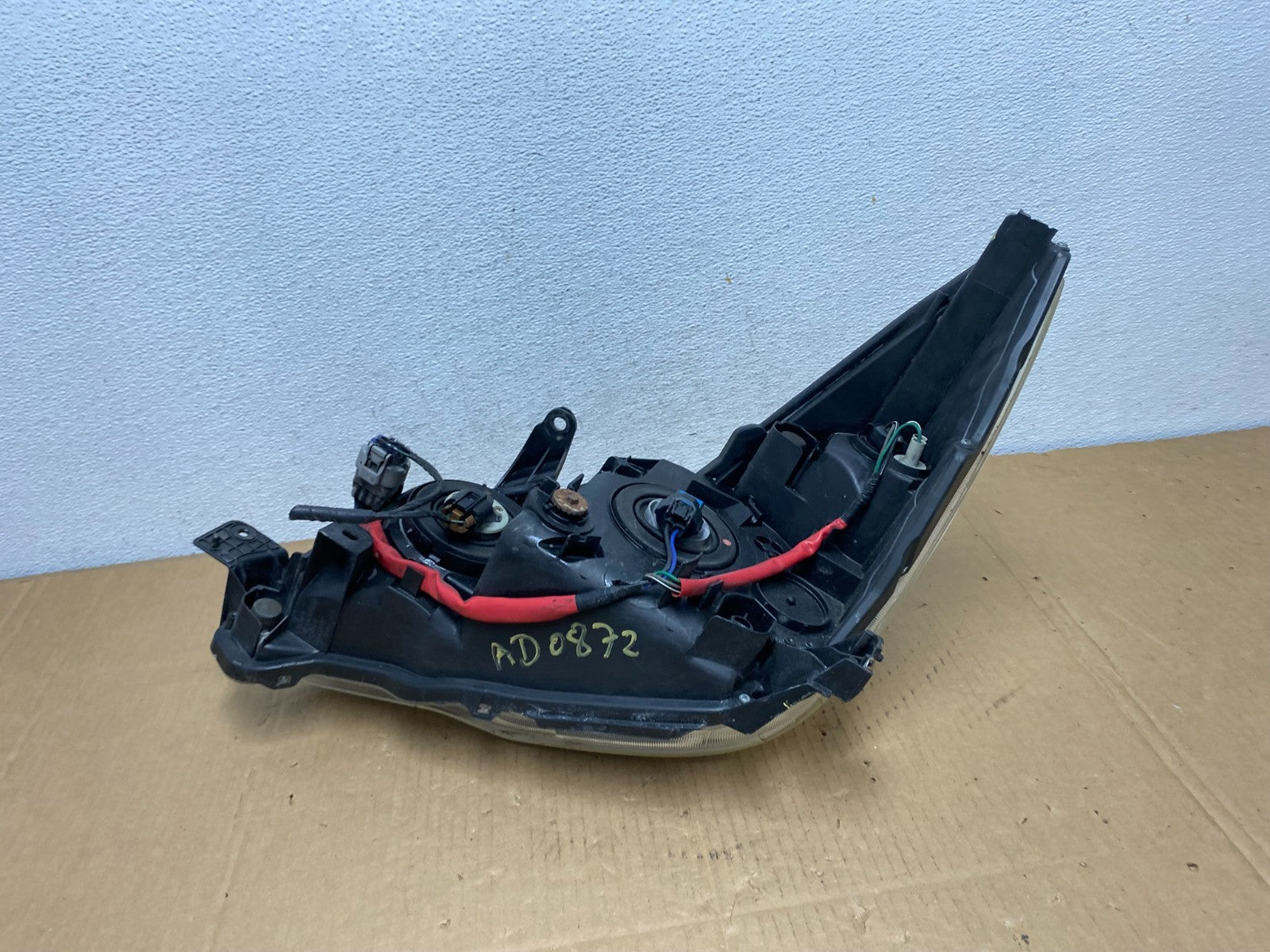 2014 to 2016 Subaru Forester Right Passenger Headlight Halogen AD0872 DW8