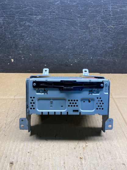2013 2014 2015 Ford Taurus Radio Stereo CD Player Receiver AM FM Audio AI9972 DW0
