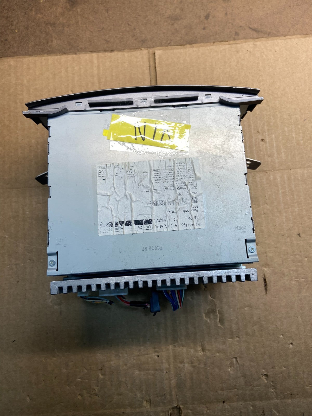 2010 - 2013 Subaru Outback Radio AM/FM CD Player mp3 Audio y7444 DG4