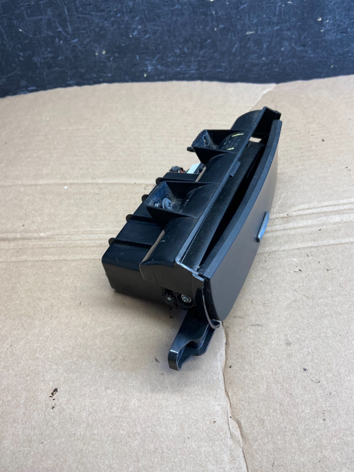 2006 - 2012 Kia Sedona Center Console Dash Storage Compartment Box af1800 DG2