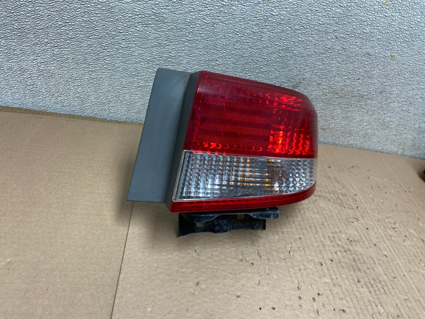 2003 to 2004 Honda Accord Sedan Right Passenger Rh Side Tail light Oem AB2520 DW2