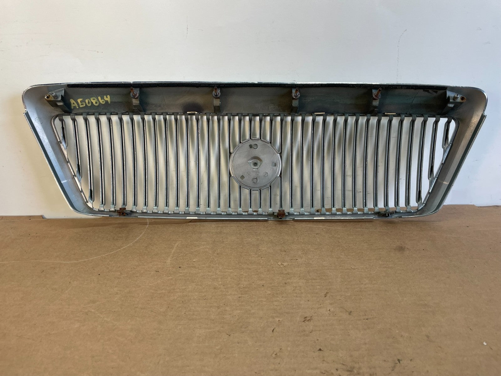 2003 - 2005 Mercury Grand Marquis Front Upper Grill Grille Aftermarket AG0864 DG3
