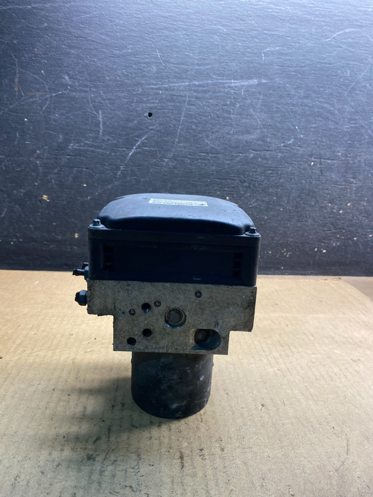 2007 to 2013 BMW X5 E70 ABS Anti-Lock Brake Pump Module OEM Z2395 DG1