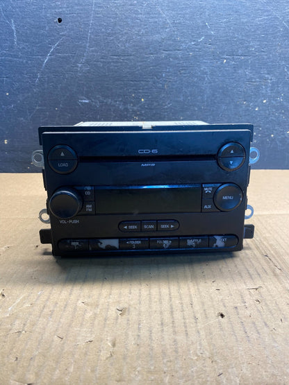 2005 to 2007 Ford Five Hundred Montego Radio CD Player AA7306 DG0