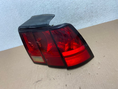 1999-2004 Ford Mustang Right Passenger Rh Side Tail Light AG6657 LK1