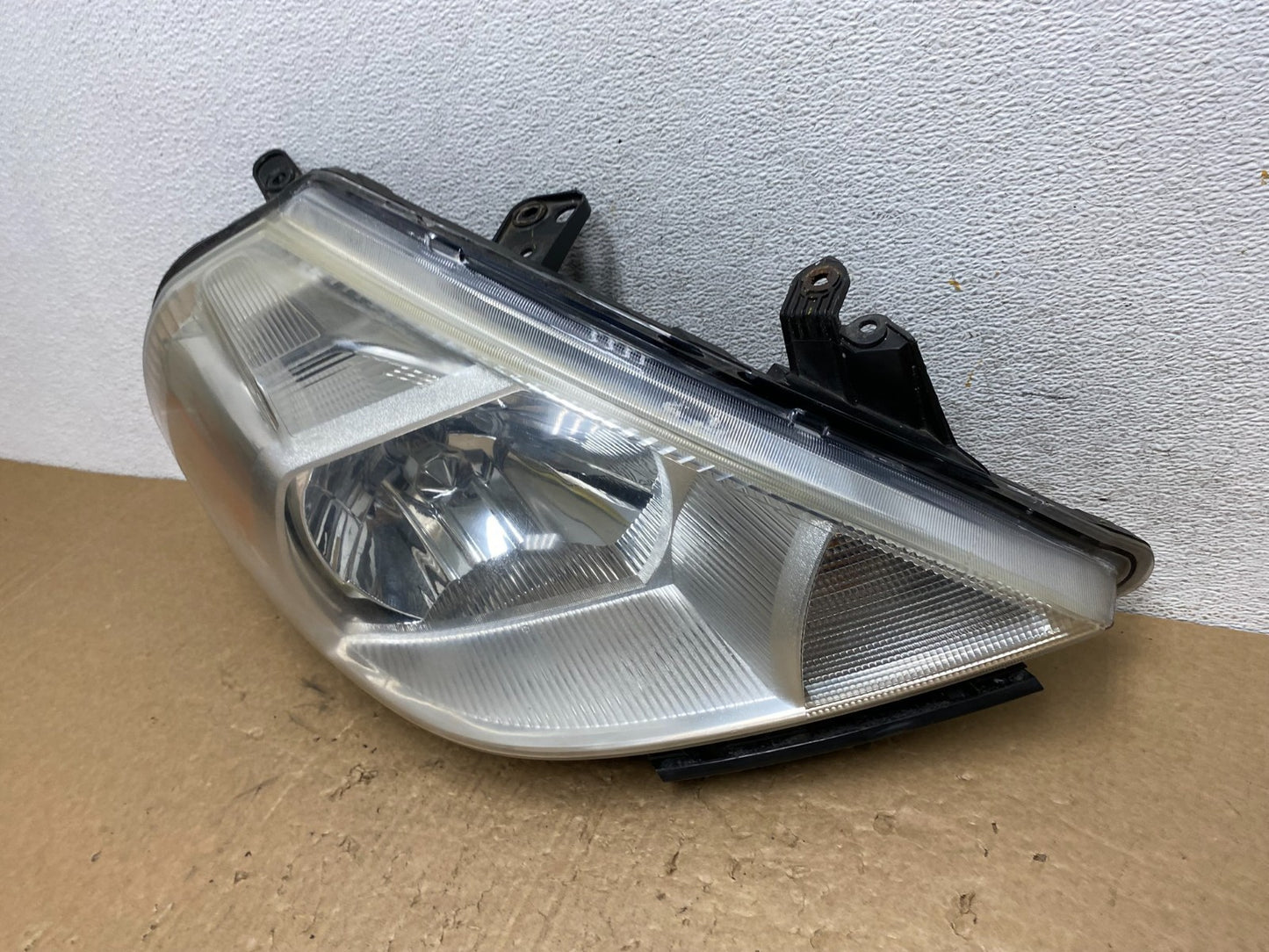 2008 to 2012 Nissan Versa Headlight Right Passenger Rh Side AF8083 DW1