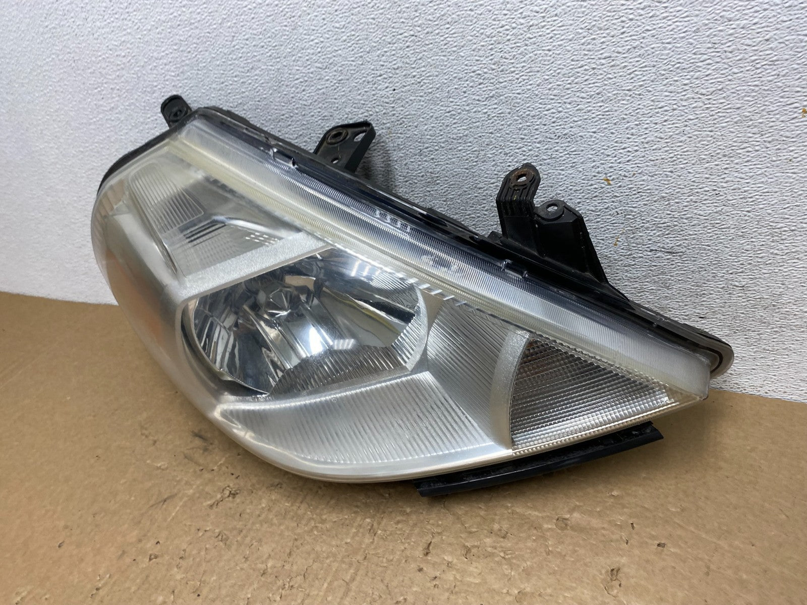 2008 to 2012 Nissan Versa Headlight Right Passenger Rh Side AF8083 DW1